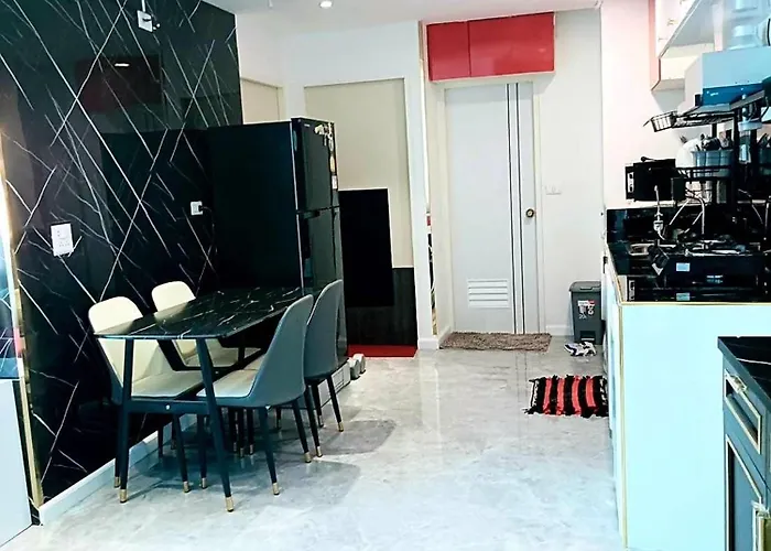 Charming 2-bedroom In On-nut, Apartment *